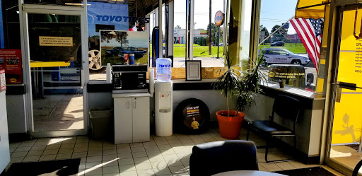 Car Repair and Maintenance «Midas», reviews and photos, 905 IAA Dr, Bloomington, IL 61701, USA