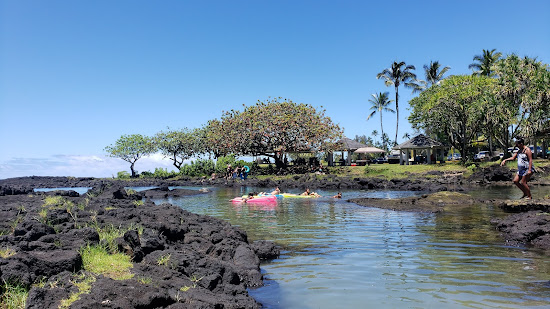Leleiwi Beach
