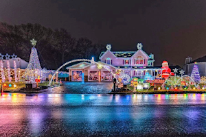 Elm Avenue Dancing Light Show image