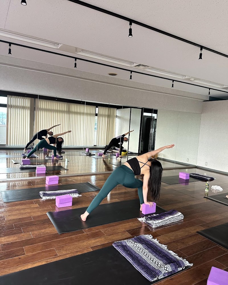 HALVES Yoga Studio