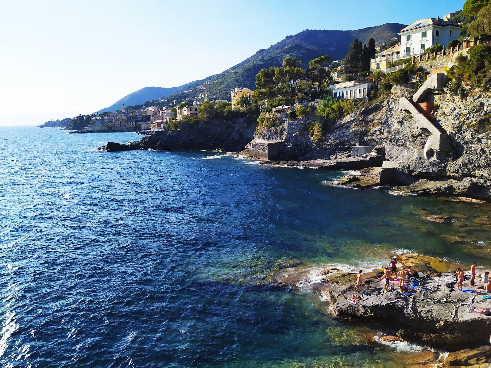 Photo de Scogliera di Pontetto Beach protégé par des falaises