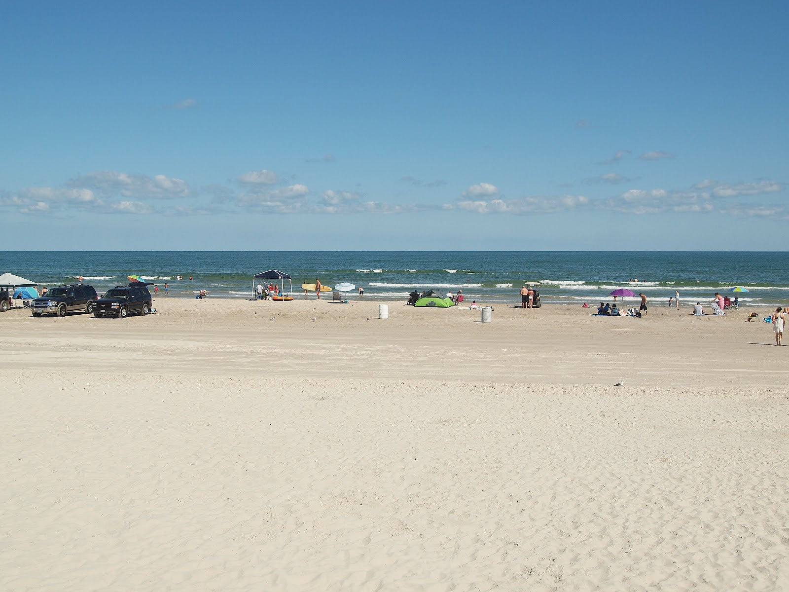 North Padre beach的照片 带有碧绿色纯水表面