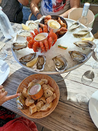 Plats et boissons du Restaurant de fruits de mer Le Monte à Bord - SARL Compagnie de l'Huître à Lège-Cap-Ferret - n°7