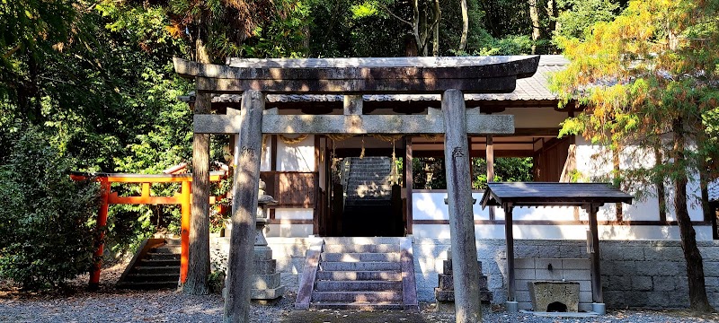 東谷神社本殿