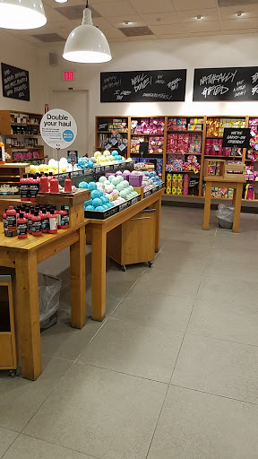 Cosmetics Store «Lush Cosmetics @ MCO», reviews and photos, 9345 Orlando International Airport Tram, Orlando, FL 32827, USA