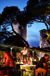 Photo n°16 de LES TOURS DE PIQUES à Châteaurenard ()