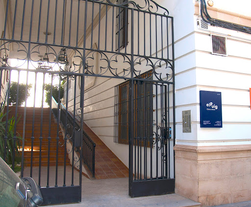 Clínica Dental El Puig. en El Puig de Santa Maria, Valencia