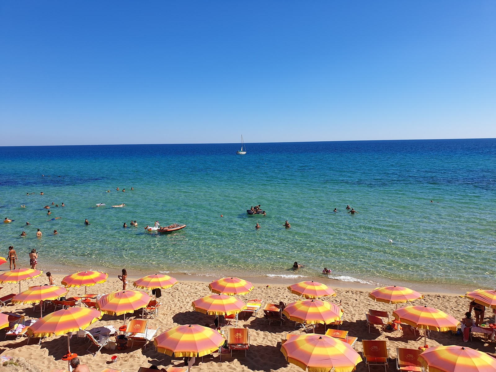 Zdjęcie Spiaggia dell'Acquadolce z proste i długie