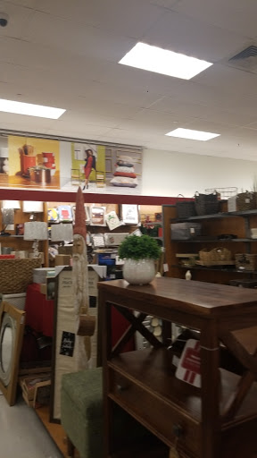 Department Store «T.J. Maxx», reviews and photos, 865 Bridgeport Ave, Shelton, CT 06484, USA