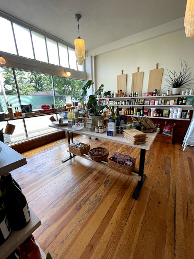 Restaurant «milk glass mrkt», reviews and photos, 2150 N Killingsworth St, Portland, OR 97217, USA