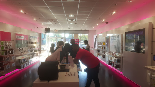 Cell Phone Store «T-Mobile», reviews and photos, 1757 East-West Connector #480, Austell, GA 30106, USA