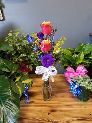 Florist «Mint Julep Flower Shop», reviews and photos, 808 5th St, Coralville, IA 52241, USA