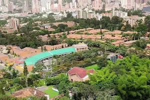Urbanización Verde Vivo Ceiba image