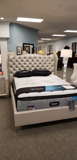 Furniture Store «Raymour & Flanigan Furniture and Mattress Store», reviews and photos, 275 Glen Cove Rd, Carle Place, NY 11514, USA