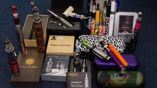 Tobacco Shop «Smoke N Pipes Smoke Shop», reviews and photos, 5306 Washington Ave, Houston, TX 77007, USA