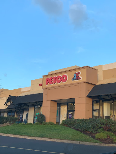 Petco Animal Supplies, 9078 SE Sunnyside Rd, Clackamas, OR 97015, USA, 