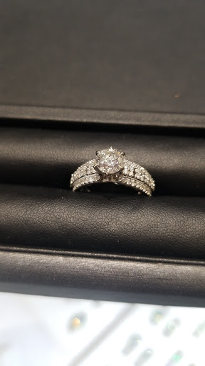 Jewelry Store «The Jewelry Exchange», reviews and photos, 36175 Plymouth Rd, Livonia, MI 48150, USA