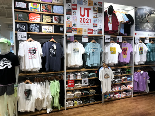 UNIQLO Bay Street image