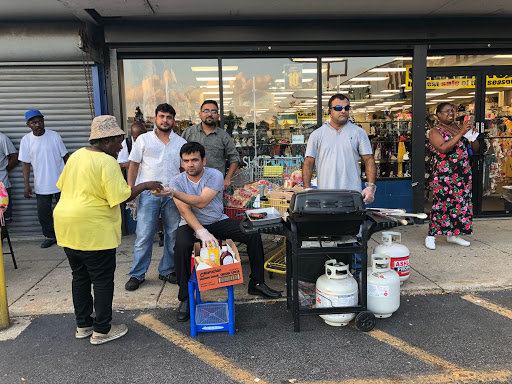 Liquor Store «Madison Food Wine & Spirits», reviews and photos, 3900 W Madison St, Chicago, IL 60624, USA