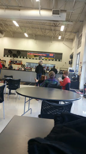 Tire Shop «Discount Tire Store - Tigard, OR», reviews and photos, 11462 SW Pacific Hwy, Tigard, OR 97223, USA