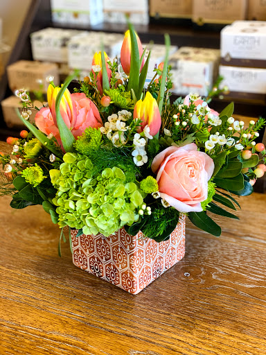 Florist «Orchids & Ivy Flowers & Gifts Columbus, OH», reviews and photos, 2814 Fishinger Rd, Upper Arlington, OH 43221, USA