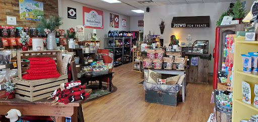 Pet Supply Store «Paws For Treats», reviews and photos, 851 W Main St, Lake Geneva, WI 53147, USA