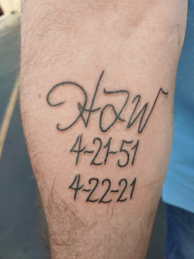 Tattoo Shop «Body Language Tattoo Columbus», reviews and photos, 1101 S Hamilton Rd, Columbus, OH 43227, USA