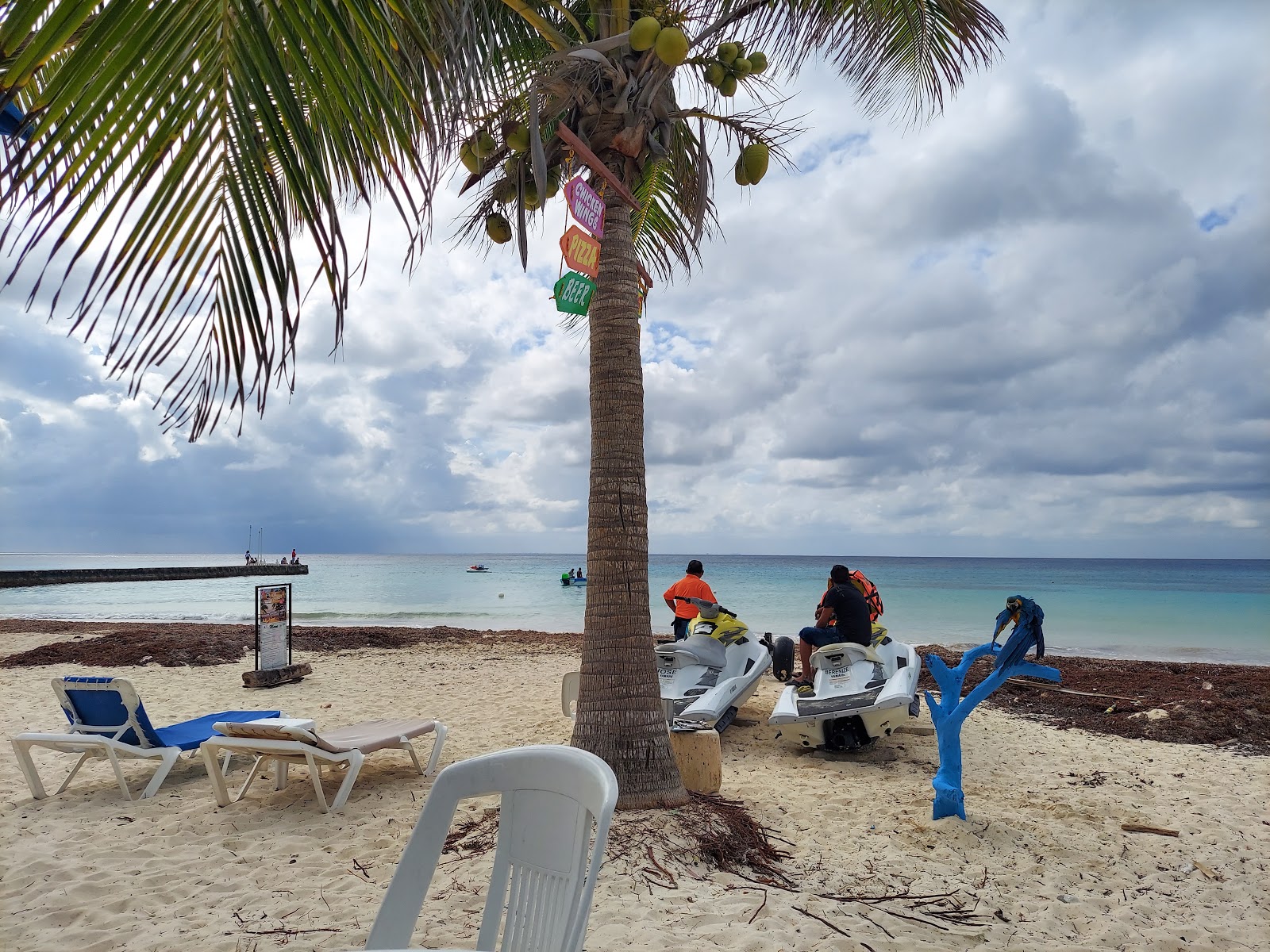 Playa Punta Norte的照片 带有碧绿色纯水表面