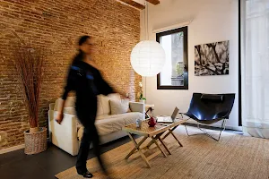 Inside Barcelona Apartments Esparteria image