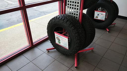 Tire Shop «Discount Tire Store - Norton Shores, MI», reviews and photos, 647 W Norton Ave, Norton Shores, MI 49441, USA