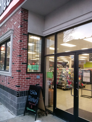 Pet Supply Store «Unleashed by Petco», reviews and photos, 520 S 23rd St, Philadelphia, PA 19146, USA