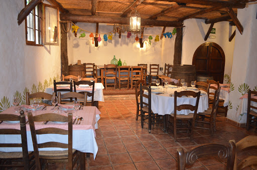 Restaurante La Bodega del Bandolero - Av. Havaral, 43, 29462 Júzcar, Málaga