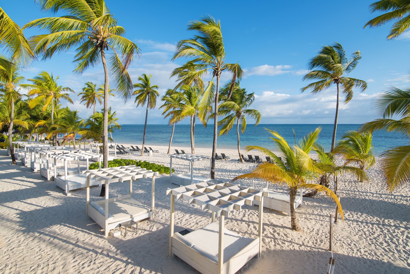 Foto di Spiaggia di Catalonia Bavaro con una superficie del acqua cristallina