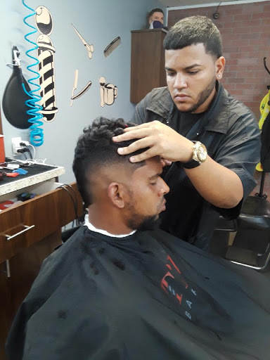 Barber Shop «Tampa legends Barbershop Llc», reviews and photos, 6751 N Armenia Ave #1, Tampa, FL 33604, USA