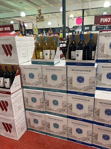 Liquor Store «Austin Liquors», reviews and photos, 20 Boston Turnpike, Shrewsbury, MA 01545, USA