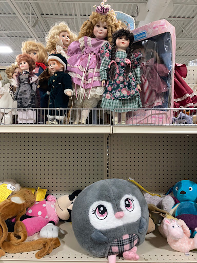 Thrift Store «Goodwill Store», reviews and photos, 2309 N Fairfield Rd, Dayton, OH 45431, USA