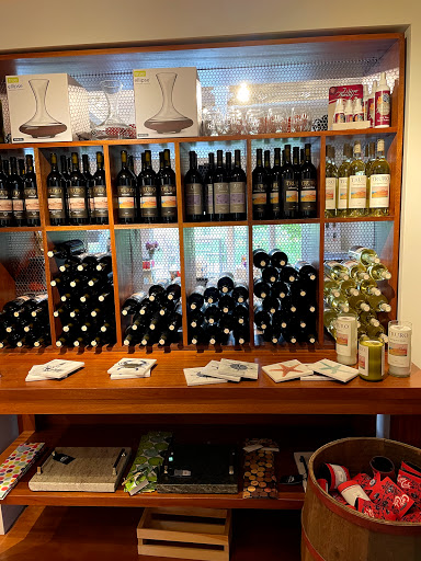 Winery «Truro Vineyards + South Hollow Spirits», reviews and photos, 11 Shore Rd, North Truro, MA 02652, USA