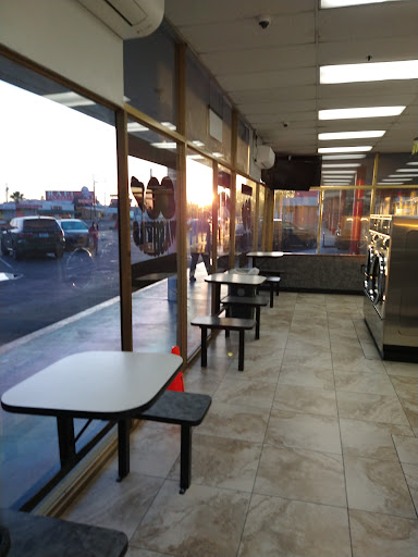 Laundry Service «Coin Laundry», reviews and photos, 829 W Indian School Rd, Phoenix, AZ 85013, USA