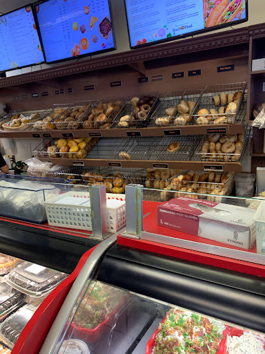 Shopping Mall «Sunrise Plaza Shopping Center», reviews and photos, 656 Wellwood Ave, Lindenhurst, NY 11757, USA