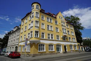 Cozy Apartment in Lively Giesing image