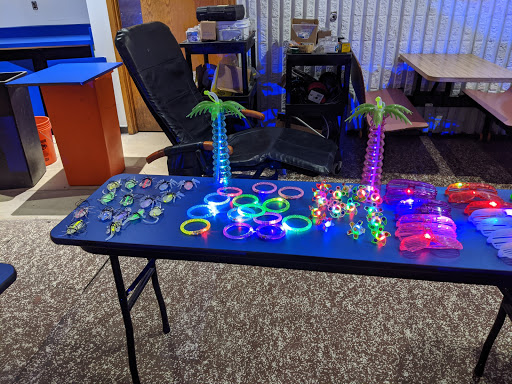 Roller Skating Rink «Bonaventure Always Family Friendly Skating Center And Birthday Parties», reviews and photos, 24505 Halsted Rd, Farmington Hills, MI 48335, USA