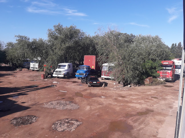 Estacionamiento De Camiones "Chikero" - Aparcamiento