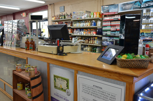 Liquor Store «Holiday Wine & Spirits», reviews and photos, 112 S Royal Oaks Blvd, Franklin, TN 37067, USA