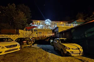 Village Connection - Himalayan Lodge In Joshimath image