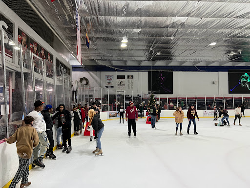 Ice skating club Surprise