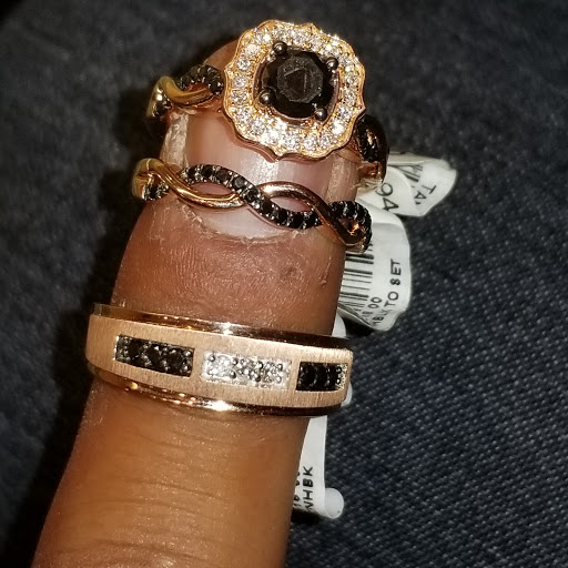 Shopping Mall «Tacoma Mall», reviews and photos, 4502 S Steele St, Tacoma, WA 98409, USA