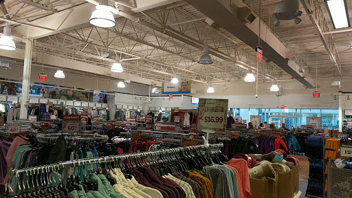Sportswear Store «Columbia Sportswear Outlet Store», reviews and photos, 18539 Outlet Blvd #606, Chesterfield, MO 63005, USA