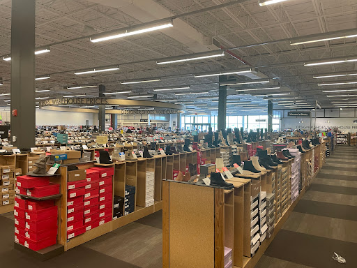 Shoe Store «DSW Designer Shoe Warehouse», reviews and photos, 2485 Richmond Ave, Staten Island, NY 10314, USA