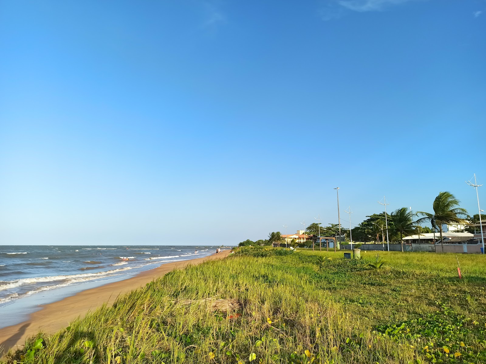 Foto von Nova Almeida Strand mit beiger sand Oberfläche