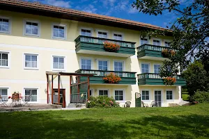 Haus im Mosergarten image